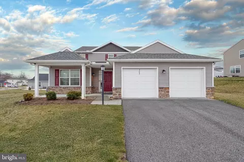 203 Eagle Rd, Dillsburg, PA 17019