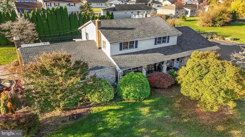 890 Cape Horn Rd, York, PA 17402