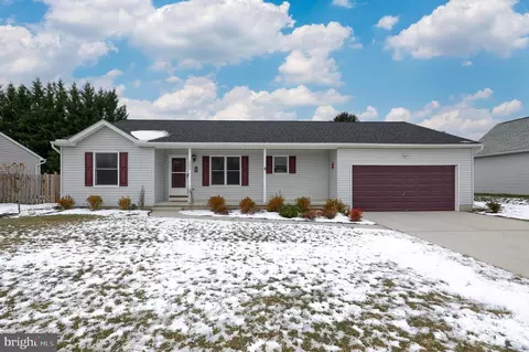1686 Beech Ln, Hanover, PA 17331