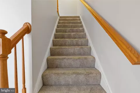 Entry Way - 681 E Walnut St, Hanover, PA 17331 photo 7 of 8