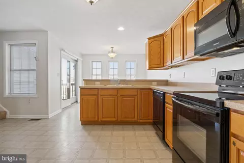 Entry Way - 681 E Walnut St, Hanover, PA 17331 photo 2 of 8