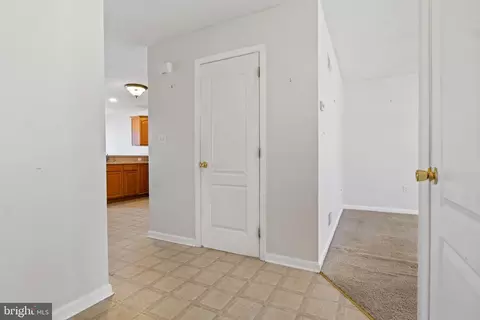 Entry Way - 681 E Walnut St, Hanover, PA 17331 photo 5 of 8
