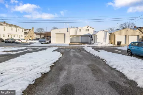 Exterior - 681 E Walnut St, Hanover, PA 17331 photo 6 of 6