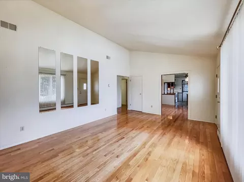 Living - 5 Carson Ave, Hanover, PA 17331 photo 1 of 7