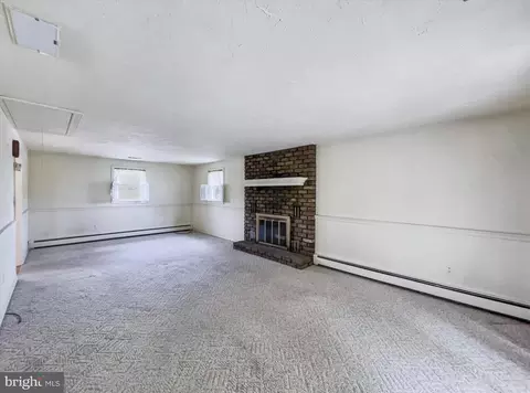 Living - 5 Carson Ave, Hanover, PA 17331 photo 5 of 7