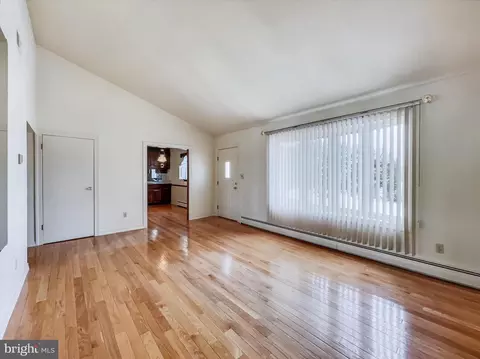 Living - 5 Carson Ave, Hanover, PA 17331 photo 2 of 7