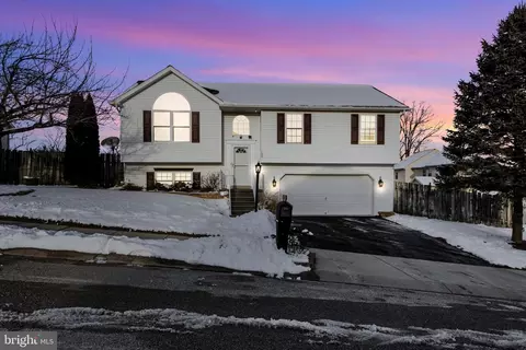 130 Circle Dr, Hanover, PA 17331