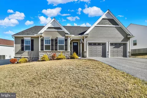1703 Fountain Rock Dr, Dover, PA 17315