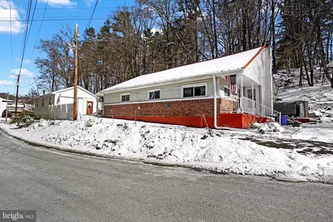 5278 Stone Church Rd, Glenville, PA 17329