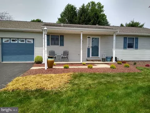 533 Crestwood Dr, Red Lion, PA 17356