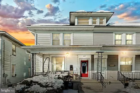 237 W High St, Red Lion, PA 17356