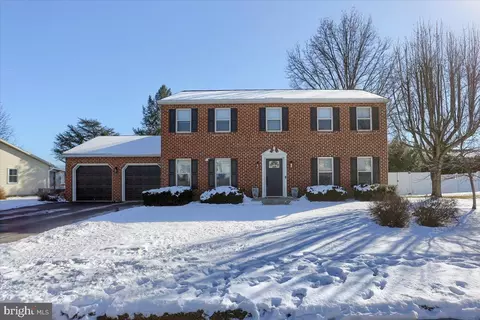 405 White Rose Ln, York, PA 17402