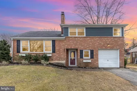 2540 Raleigh Dr, York, PA 17402