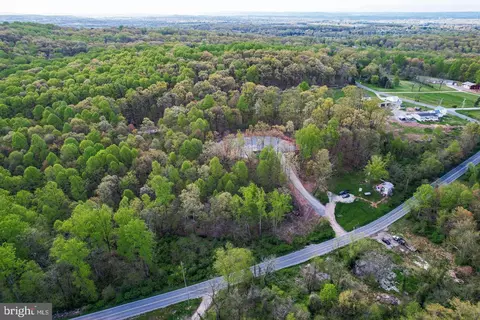 5195 Bull Rd, Dover, PA 17315