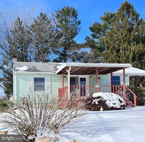 1857 Westside Ln, Spring Grove, PA 17362