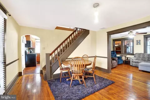 Entry Way - 370 E Market, York, PA 17406 photo 3 of 4