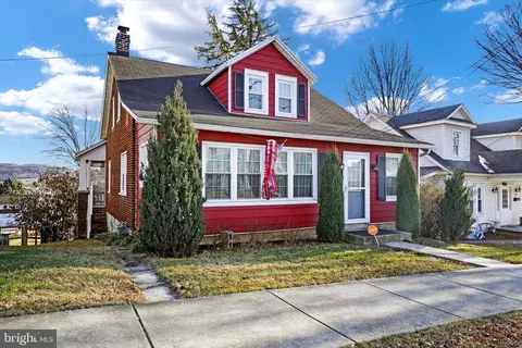 Exterior - 370 E Market, York, PA 17406 photo 1 of 6