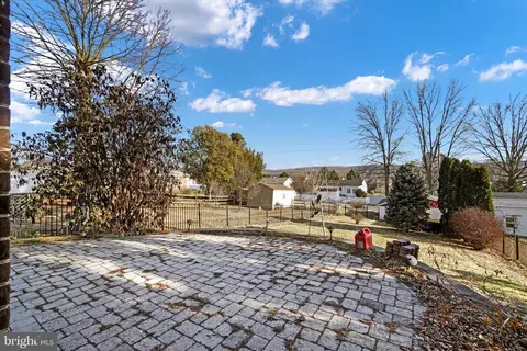 Exterior - 370 E Market, York, PA 17406 photo 4 of 6