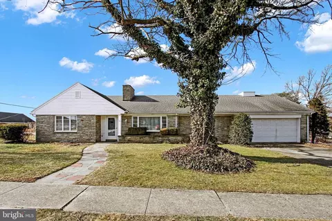 26 Lee St, Hanover, PA 17331