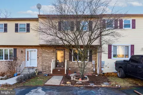 184 White Dogwood Dr, Etters, PA 17319