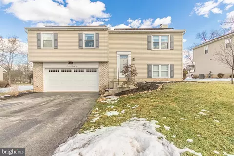 1721 Rainbow Cir, York, PA 17408