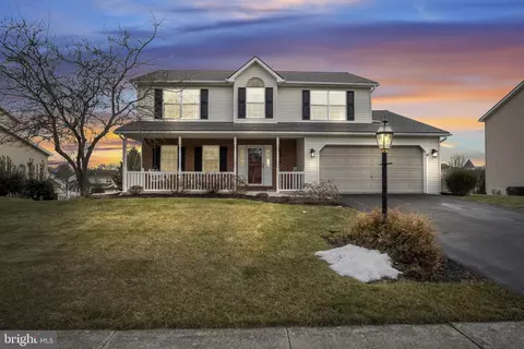 157 Martel Cir, Dillsburg, PA 17019