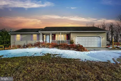 401 Kunkle Rd, Fawn Grove, PA 17321