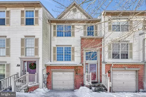 97 Colonial Dr, Hanover, PA 17331