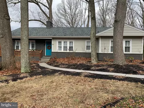 25 Charles Ave, Stewartstown, PA 17363