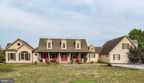 6861 Pleasantview Dr, Thomasville, PA 17364