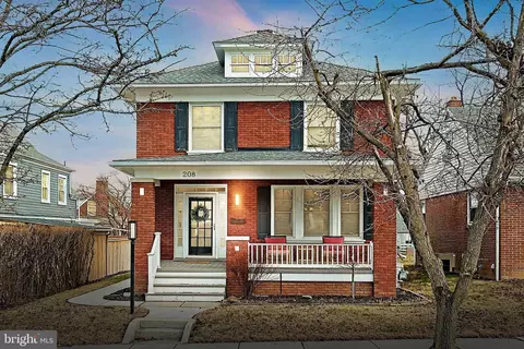 208 Meade Ave, Hanover, PA 17331