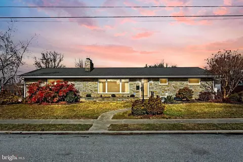 200 Sunset Ave, Hanover, PA 17331
