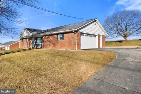12783 Susquehanna Trl S, Glen Rock, PA 17327
