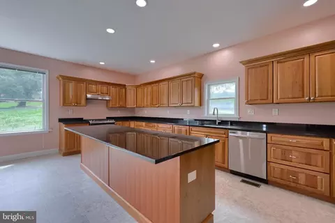 220 Forge Hill Rd, Manchester, PA 17345