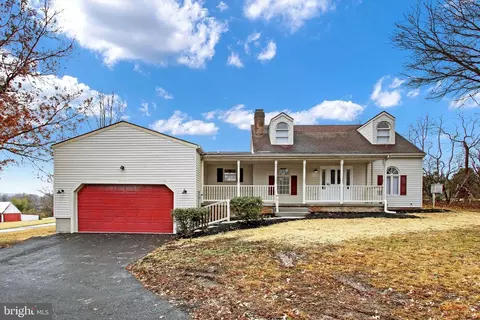 1281 Westminster Ave, Hanover, PA 17331