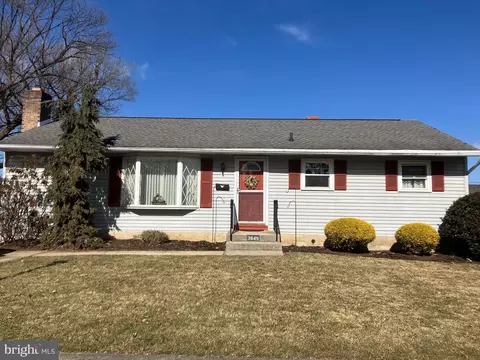 3849 Stony Brook Dr, York, PA 17402