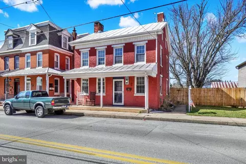 33 W Canal St, Dover, PA 17315