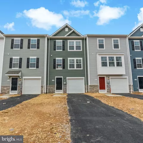 125 Homestead Dr, Hanover, PA 17331