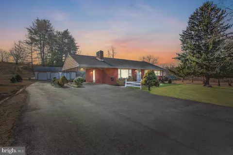209 W Siddonsburg Rd, Dillsburg, PA 17019