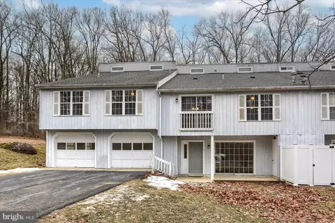 11 Toboggan Run Dr #11, Wellsville, PA 17365