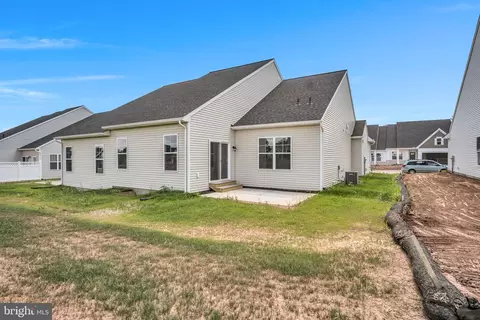 Exterior - 880 Shadowbrooke Dr, Dover, PA 17315 photo 2 of 2