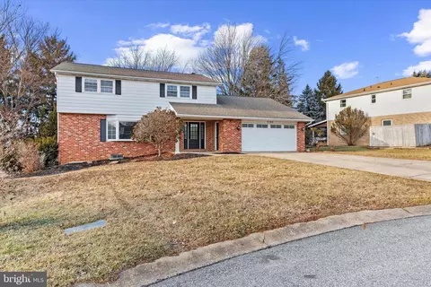 3160 Cometlight Dr, York, PA 17402
