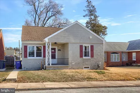 55 S 4th St, Mount Wolf, PA 17347