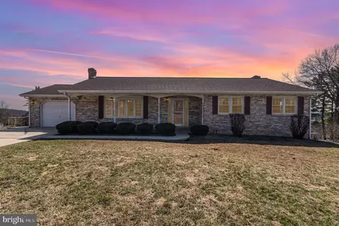 42 Impala Dr, Dillsburg, PA 17019