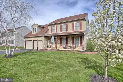 100 Brendan Mews, Mount Wolf, PA 17347