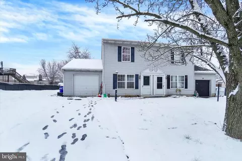 2957 Solar Dr, Dover, PA 17315
