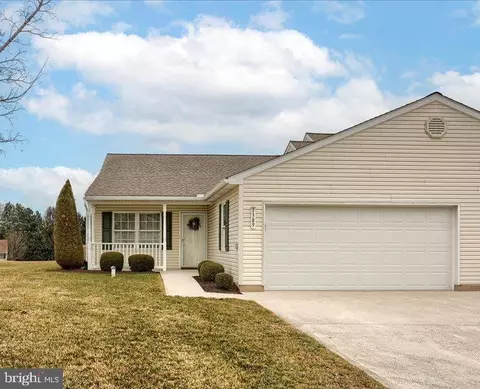 1389 Chami Dr, Spring Grove, PA 17362
