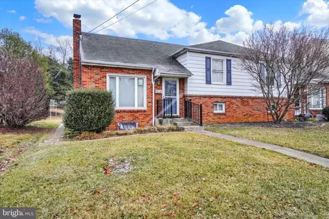 41 E Gay St, Dallastown, PA 17313