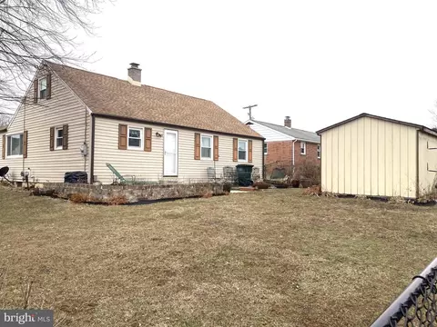 40 2nd St, Windsor, PA 17366 photo 3