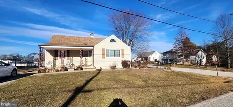 40 2nd St, Windsor, PA 17366 photo 4